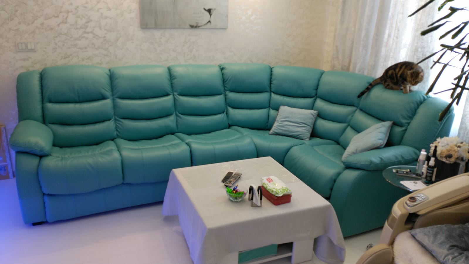 Перетяжка дивана на дому. Среднеуральск