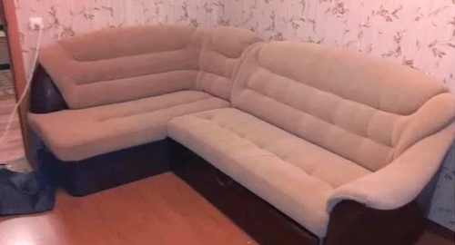 Перетяжка углового дивана. Среднеуральск